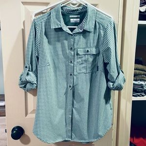 Columbia Women’s Omni-Shade sun shirt. Like new!